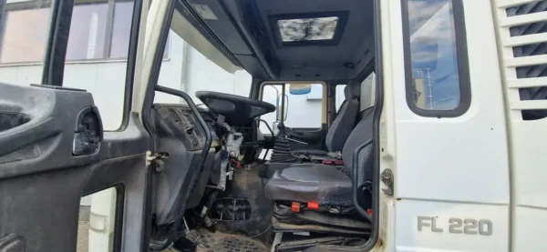 Volvo FL 220