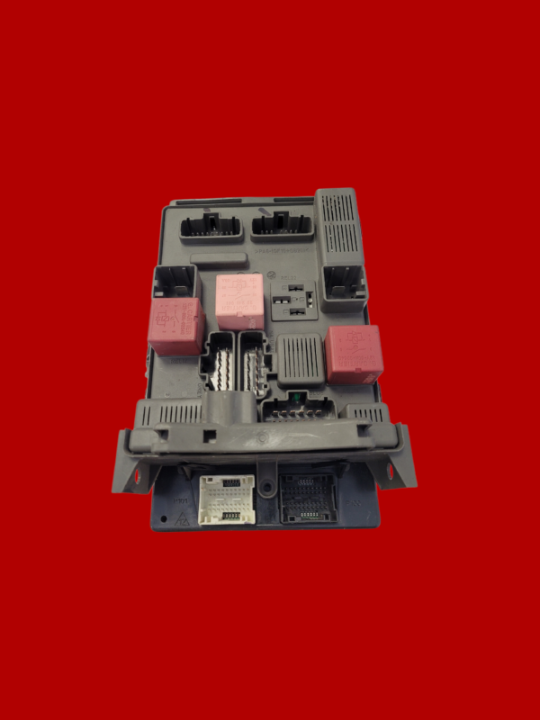 Moduł bezpieczników RENAULT LAGUNA II 8200534446 28115348-1A