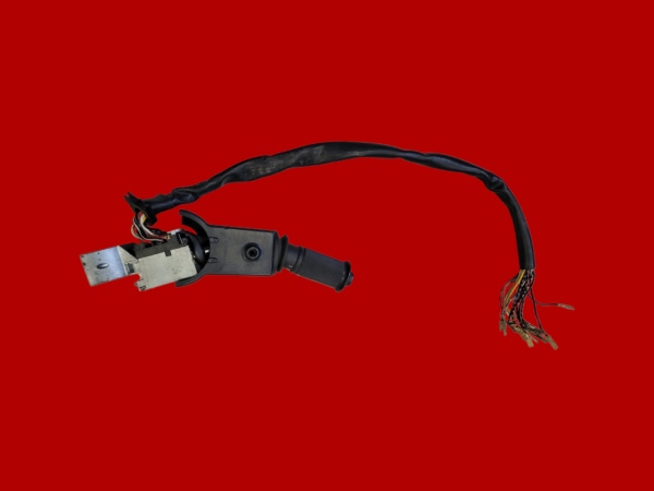 JOHNSTON CX200 C50 142A 101T PRZEŁĄCZNIK KIERUNKOWSKAZÓW 201.246