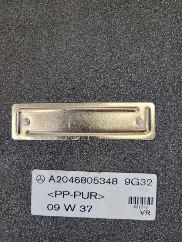 MERCEDES DYWANIK PODŁOGOWY PRZÓD STRONA KIEROWCY A2046805348