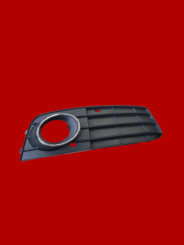 AUDI A4 B8 atrapa zaślepka kratka halogenu prawa 133727-2 8KD807682